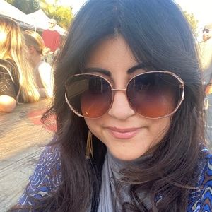 Meet your Posher, Amna